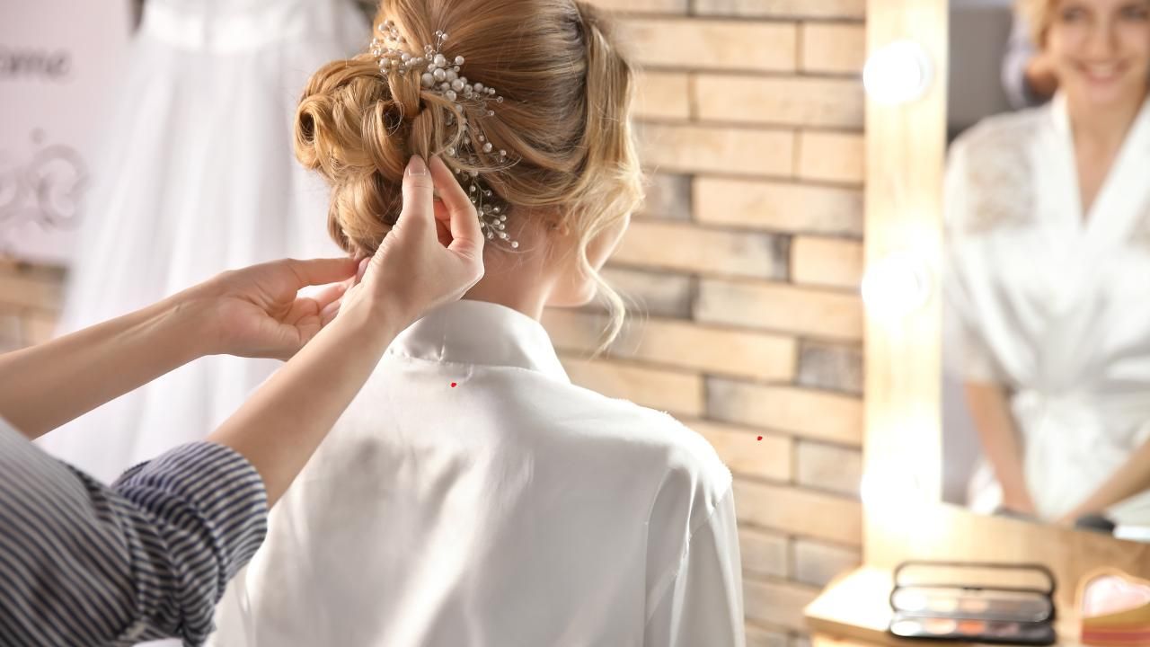 mobile wedding hairstyling