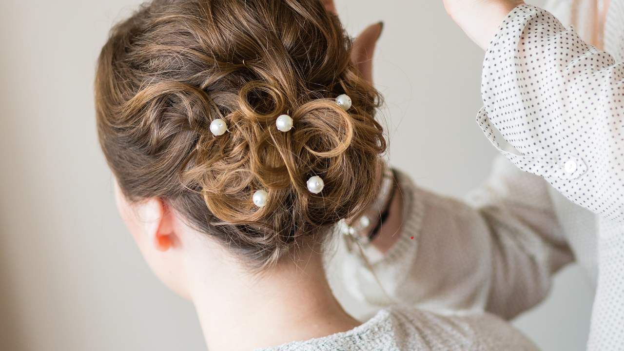 minimalist bride