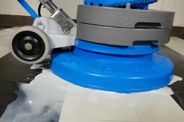 Centaur Rabbit-3 floor machine with SplashGuard technology