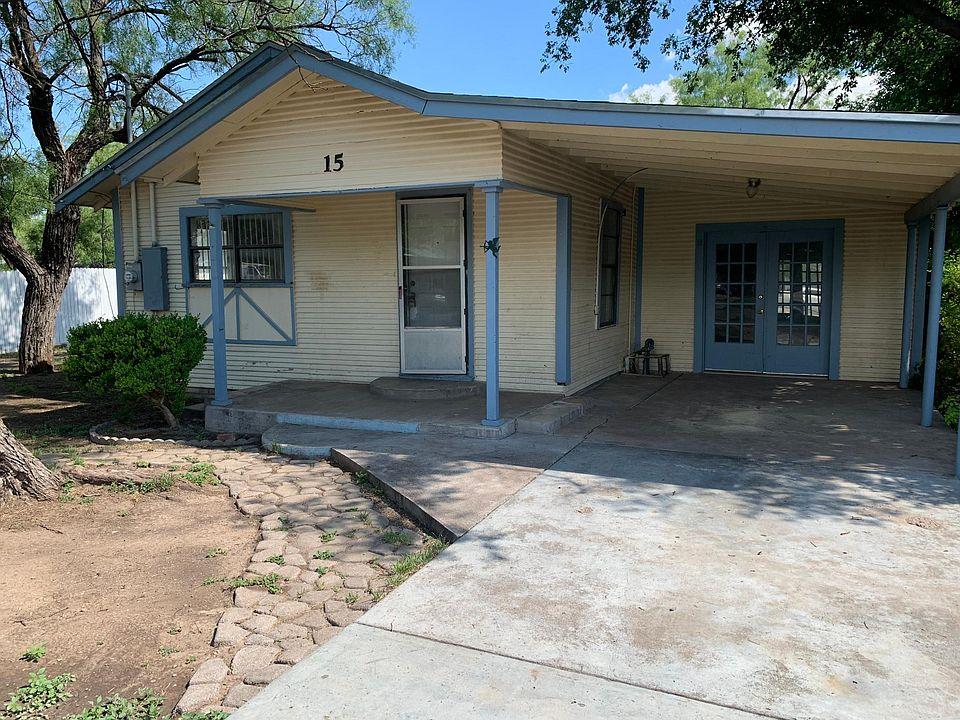 Dallas Concrete Pros builds and installs Driveway