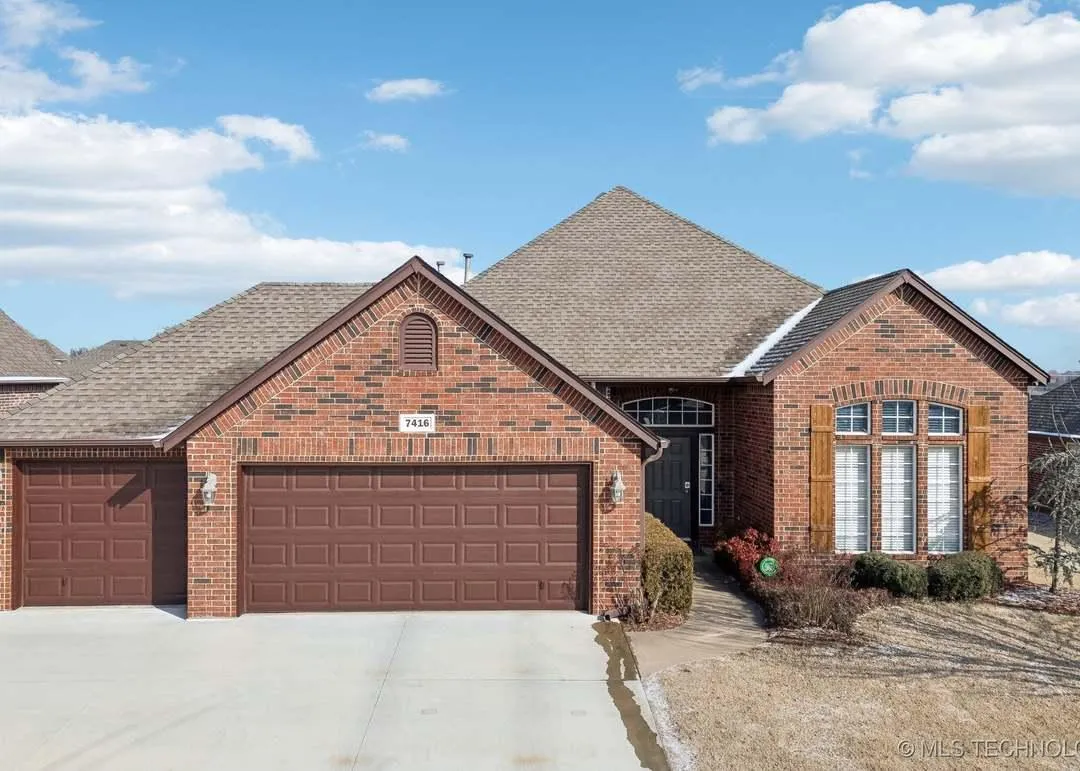 Broken Arrow Concrete builds and installs Driveway
