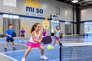 kids pickleball parties at club mi so