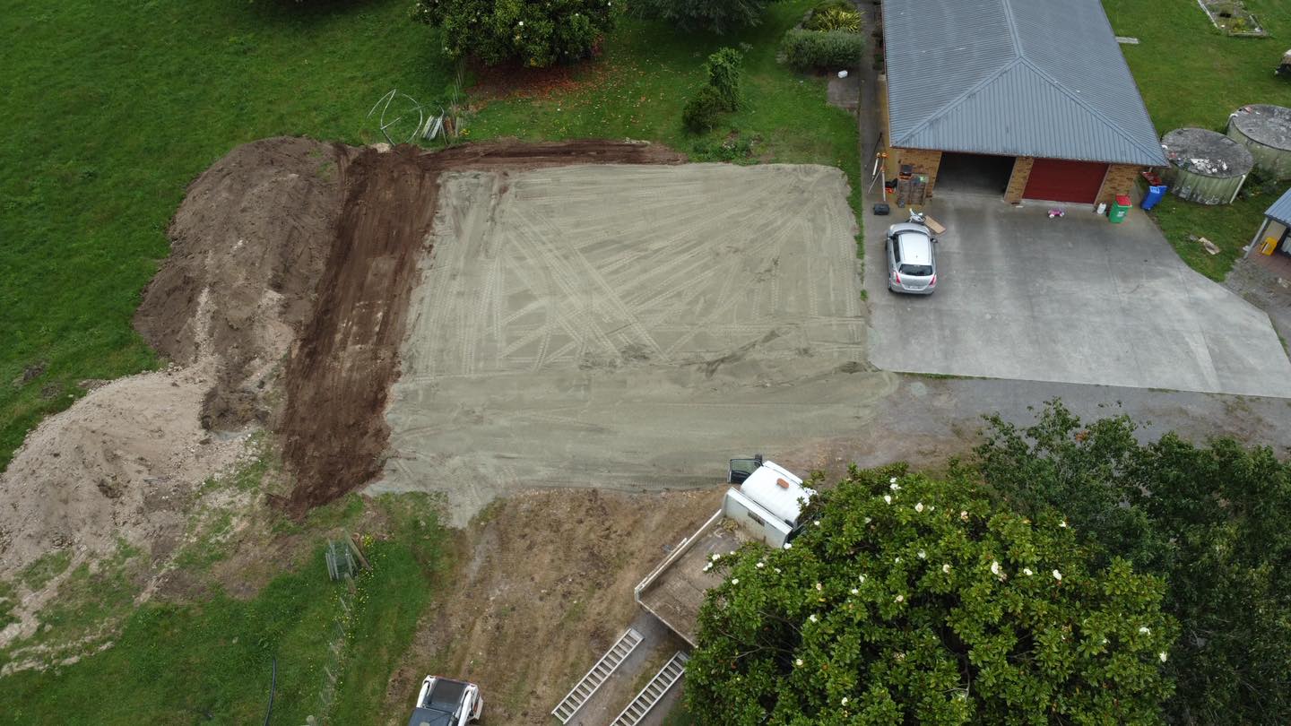 Excavator digging a site in Waikato – Professional excavation and earthmoving services