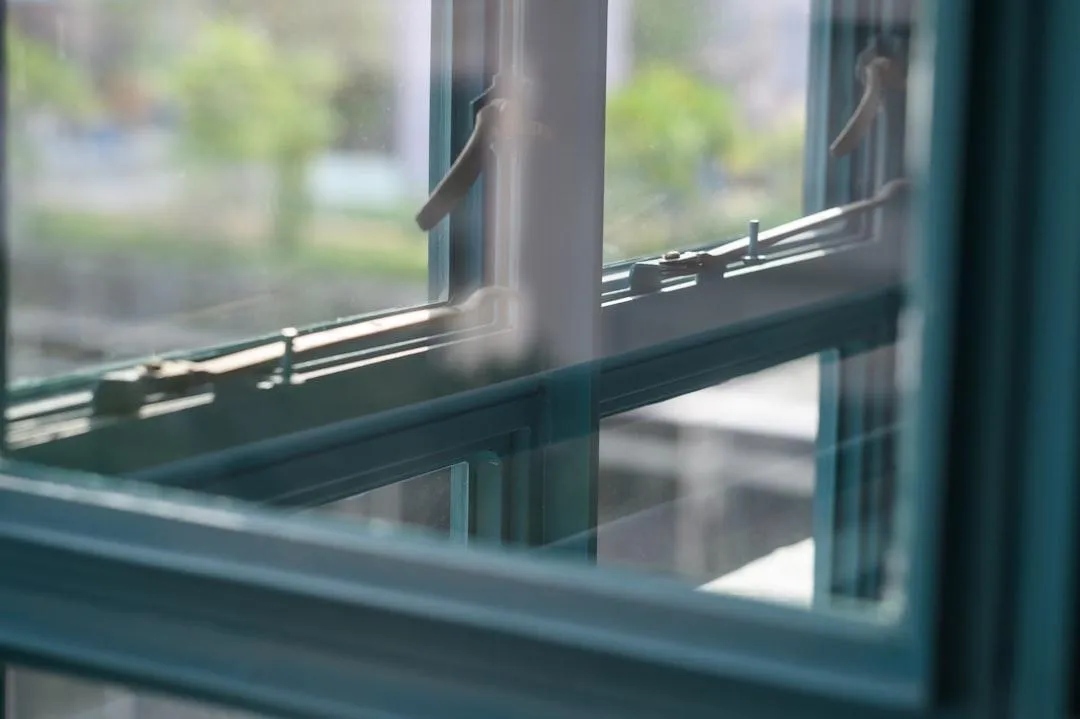 adjust double glazed window hinges