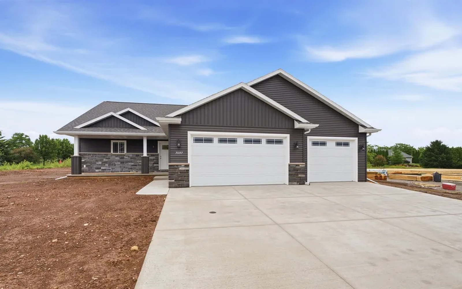 Manteca Concrete builds and installs driveways.