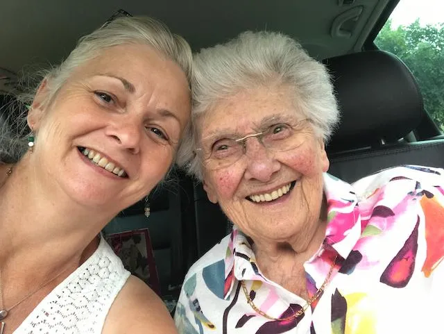 Image of Annie Barber, Celebrant and her Mum whose death was the beginning of Annies celebrancy journey