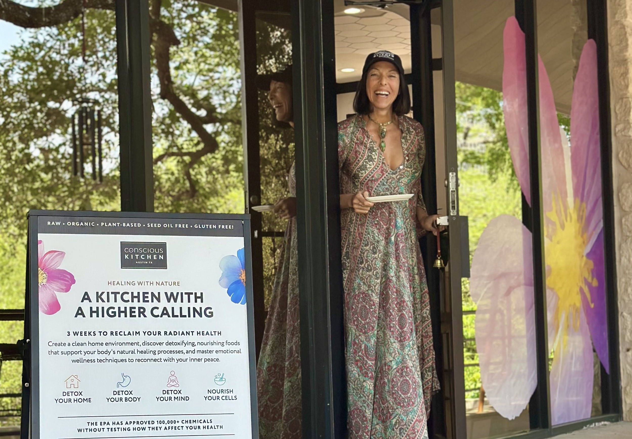 Dr. Nikki teaching a holistic meal prep class