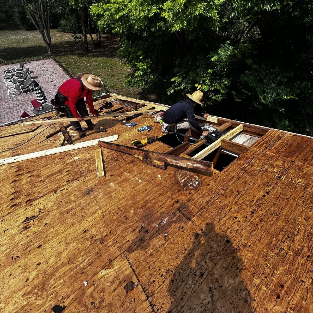 About us image - Roof It Up