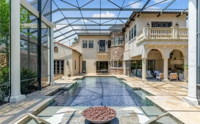 Pool Screen Repair & Replacement in