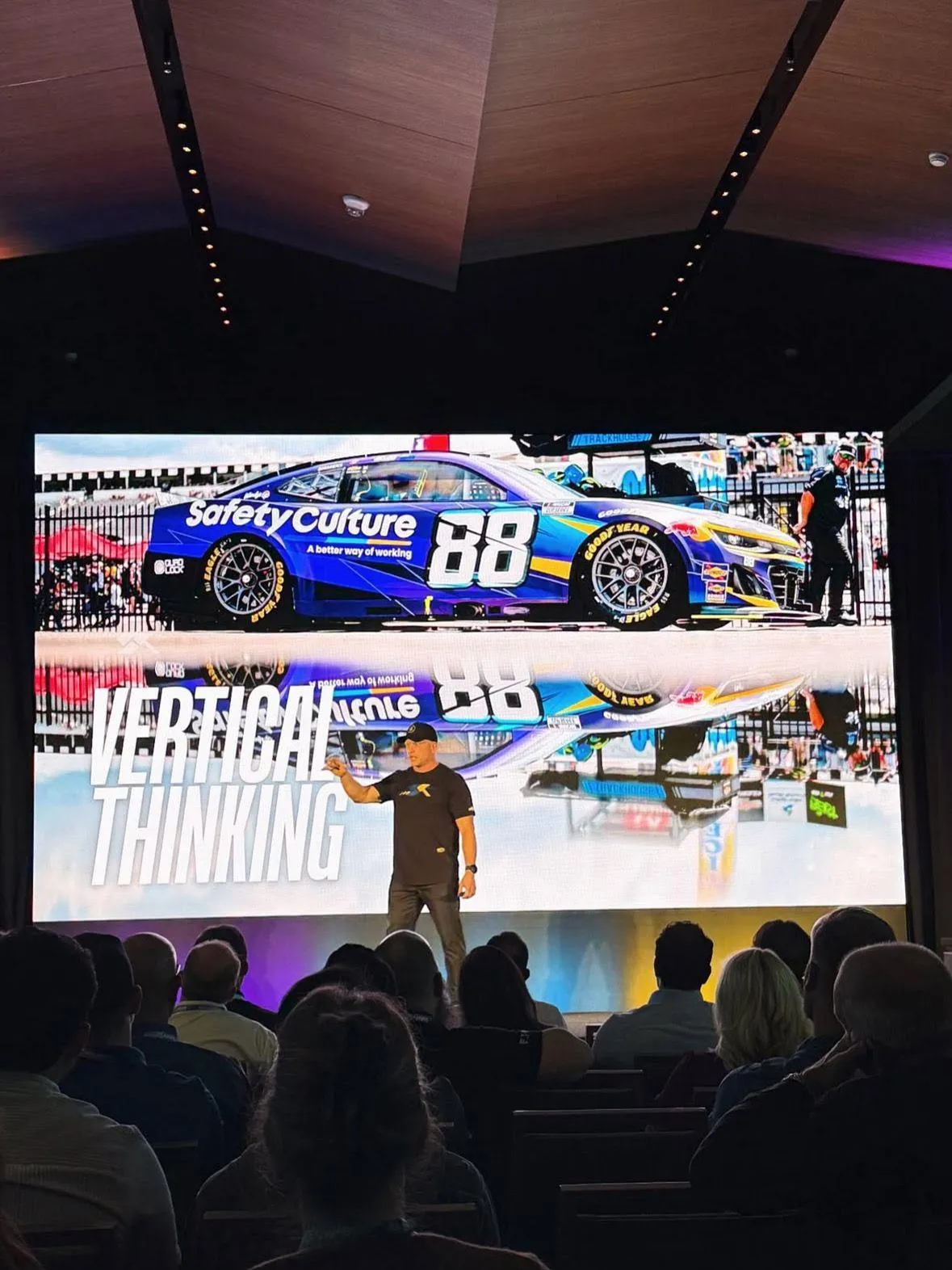 Shaun Peet presenting his “Vertical Thinking” keynote at the SafetyCulture National Convention, inspiring leaders to challenge limits and elevate performance.