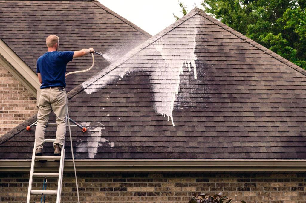 Roof Washing in Louisville