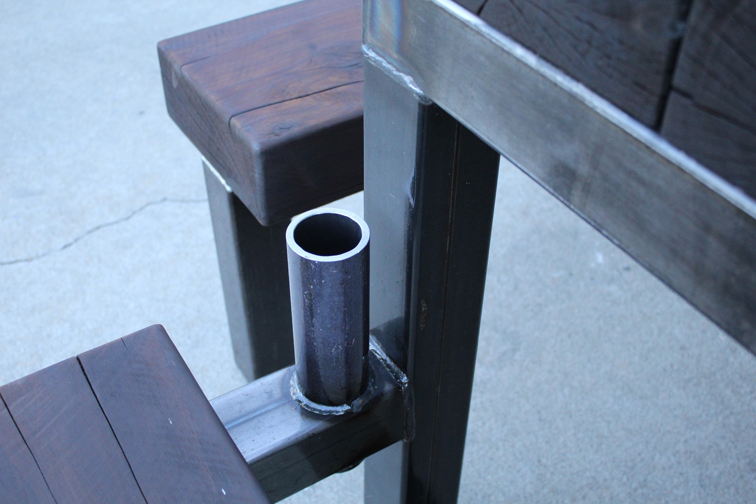 Heavy-duty structural corner umbrella bracket mounting system