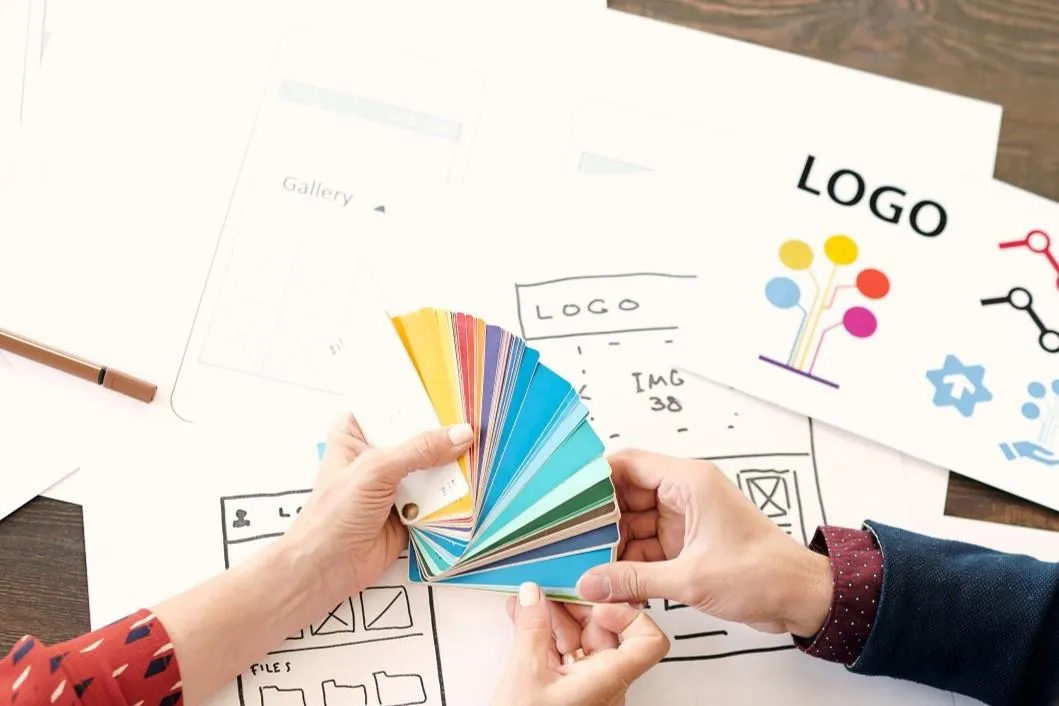 Minimalist Logos vs. Detailed Logos: Which Works Better?