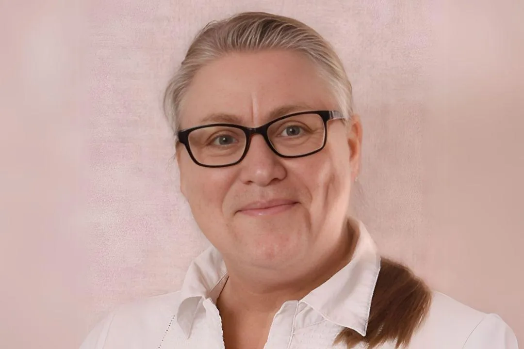 Johanna och logotypern för FitLine Oberoende distributör.