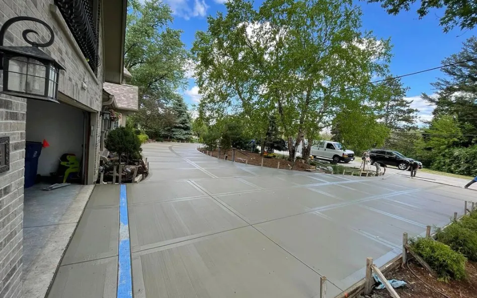 Pensacola Concrete levels driveway