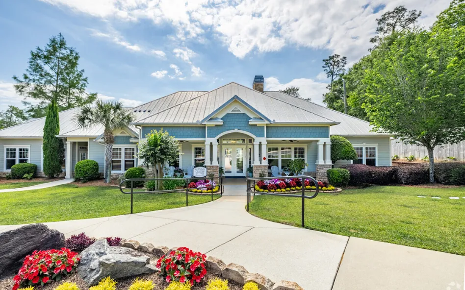 Pensacola Concrete levels driveway