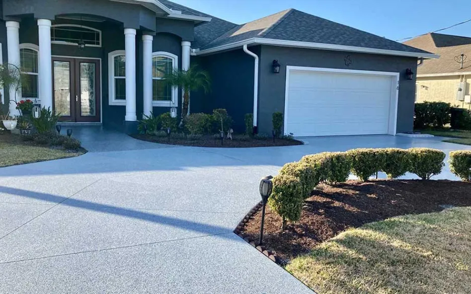 Pensacola Concrete builds and installs driveways.