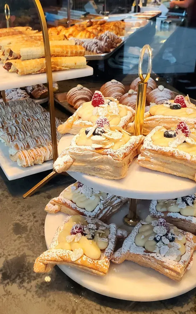 Cozy coffee shop in downtown Erie PA