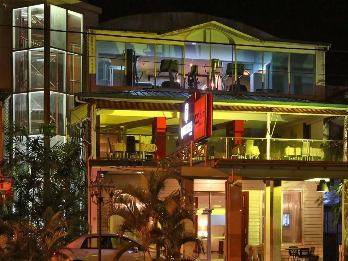 Queens Hotel Suriname