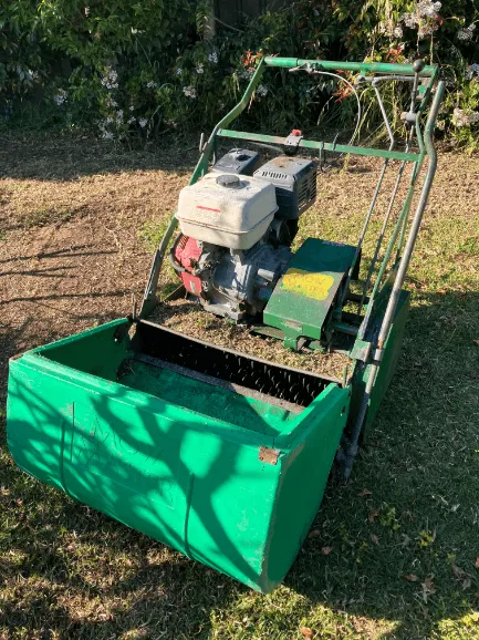 Hipages logo with 4.5-star rating and over 30 reviews, showcasing trusted home service provider credibility and customer satisfaction.