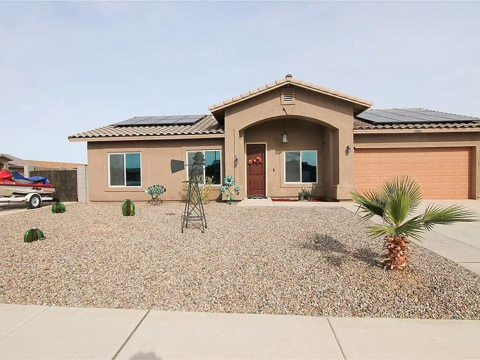 Tacoma Concrete builds and installs Driveway