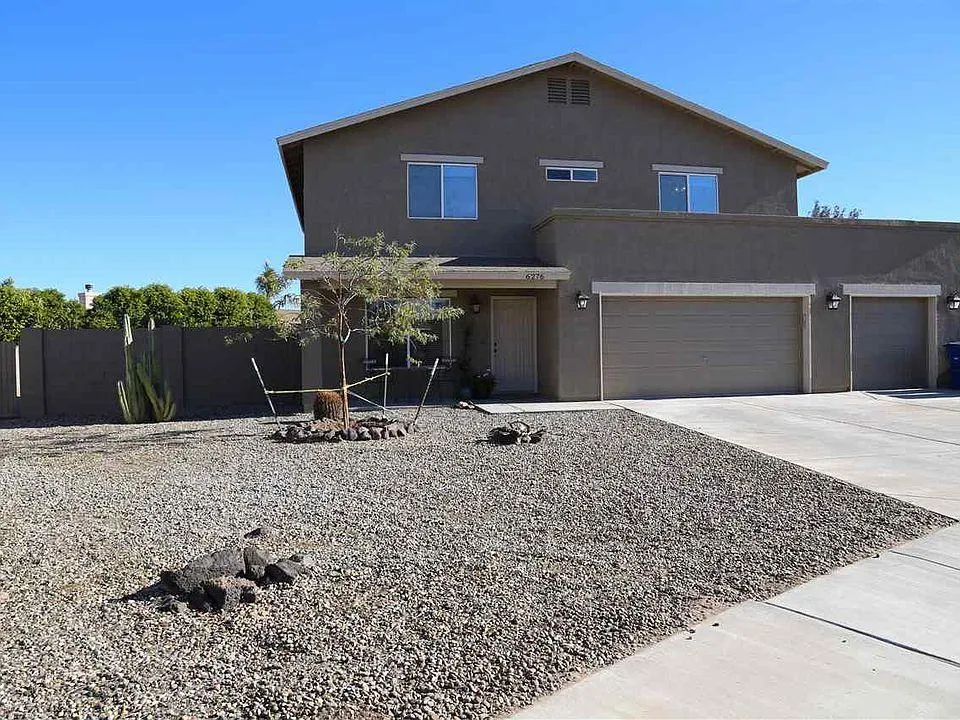 Yuma Concrete builds and installs Driveway