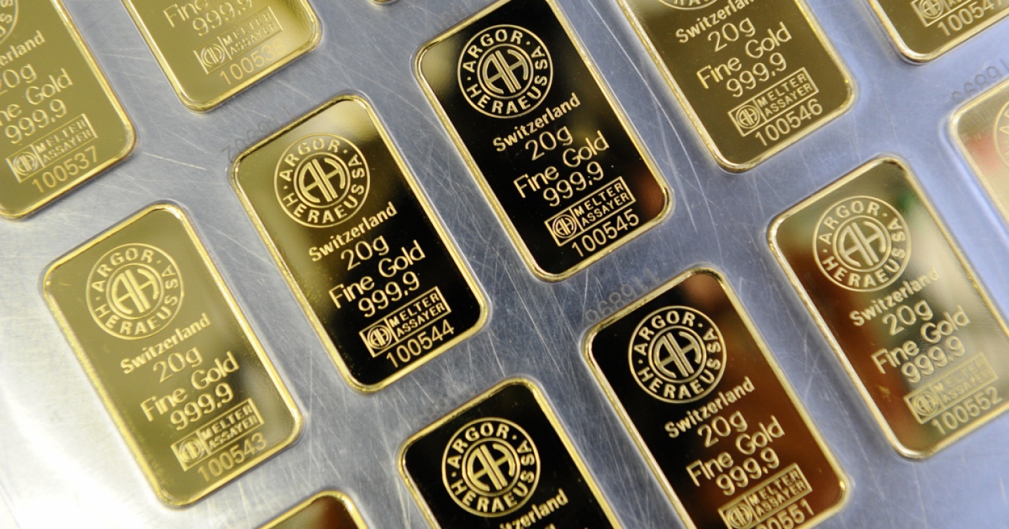 Lingotti d'oro fisico in un caveau di sicurezza