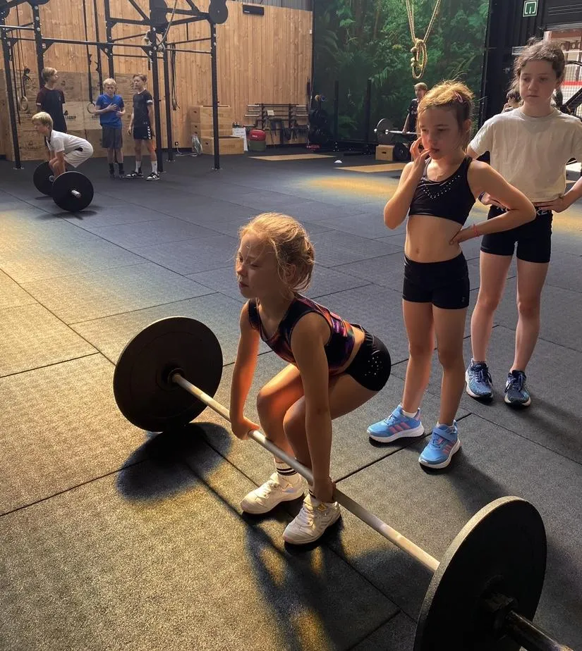 Leuke en energieke CrossFit oefeningen voor kinderen in Hasselt