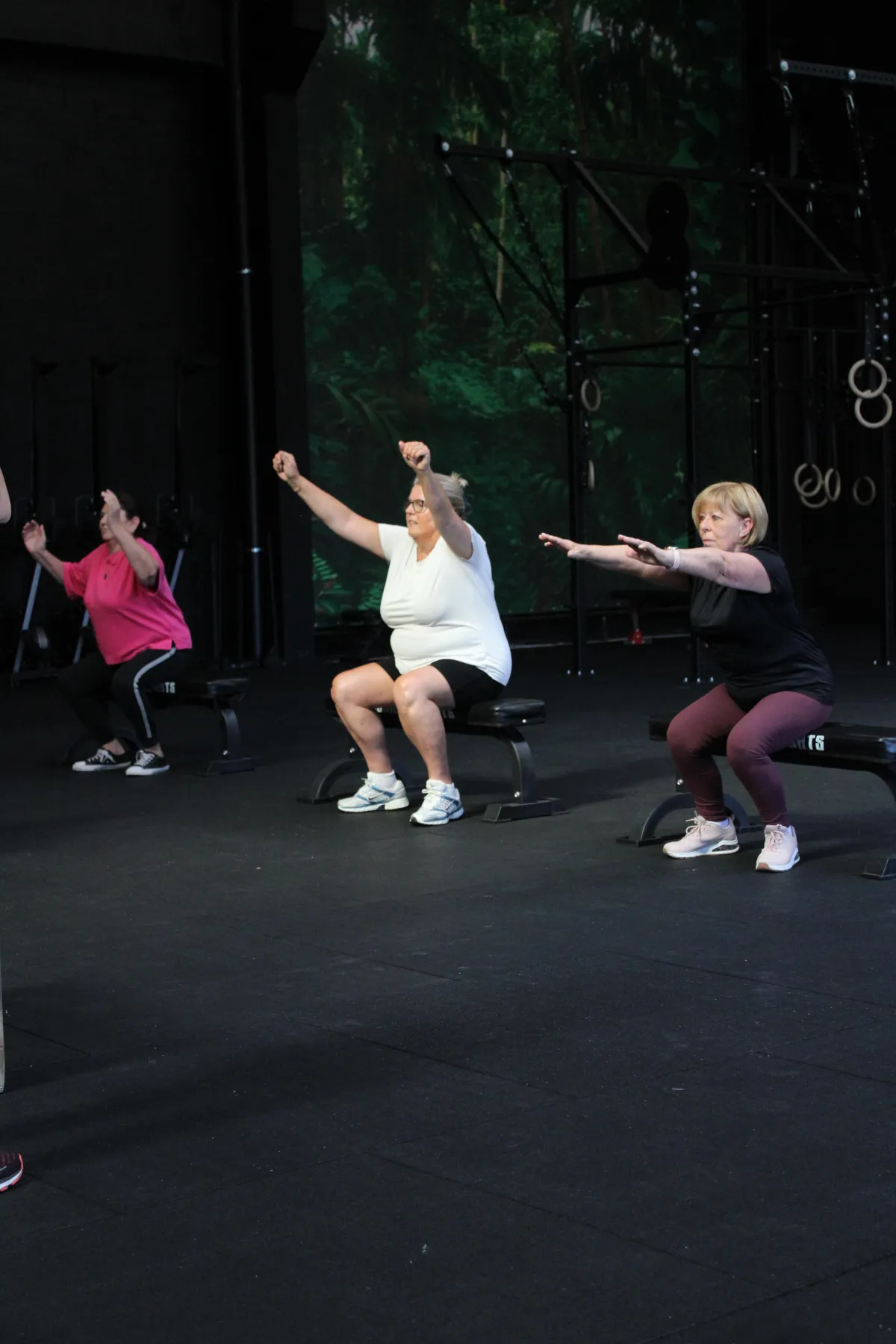 Leden van Non Deficiere tijdens uitdagende CrossFit WOD in Hasselt