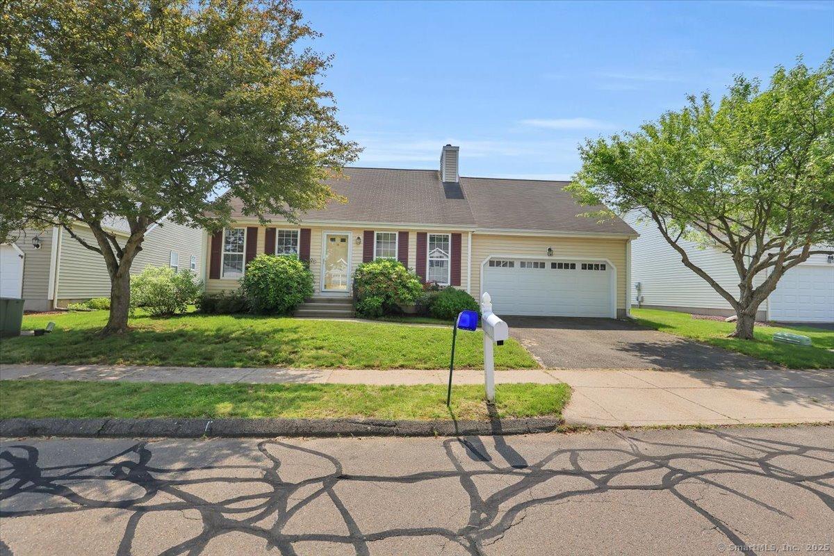 Middletown Concrete builds and installs Driveway