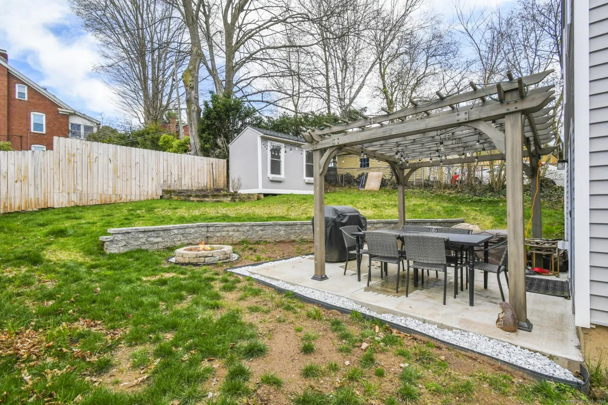 Middletown Concrete builds and installs Patio