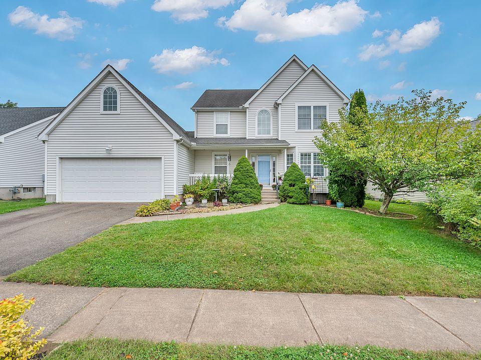 Middletown Concrete builds and installs Driveway