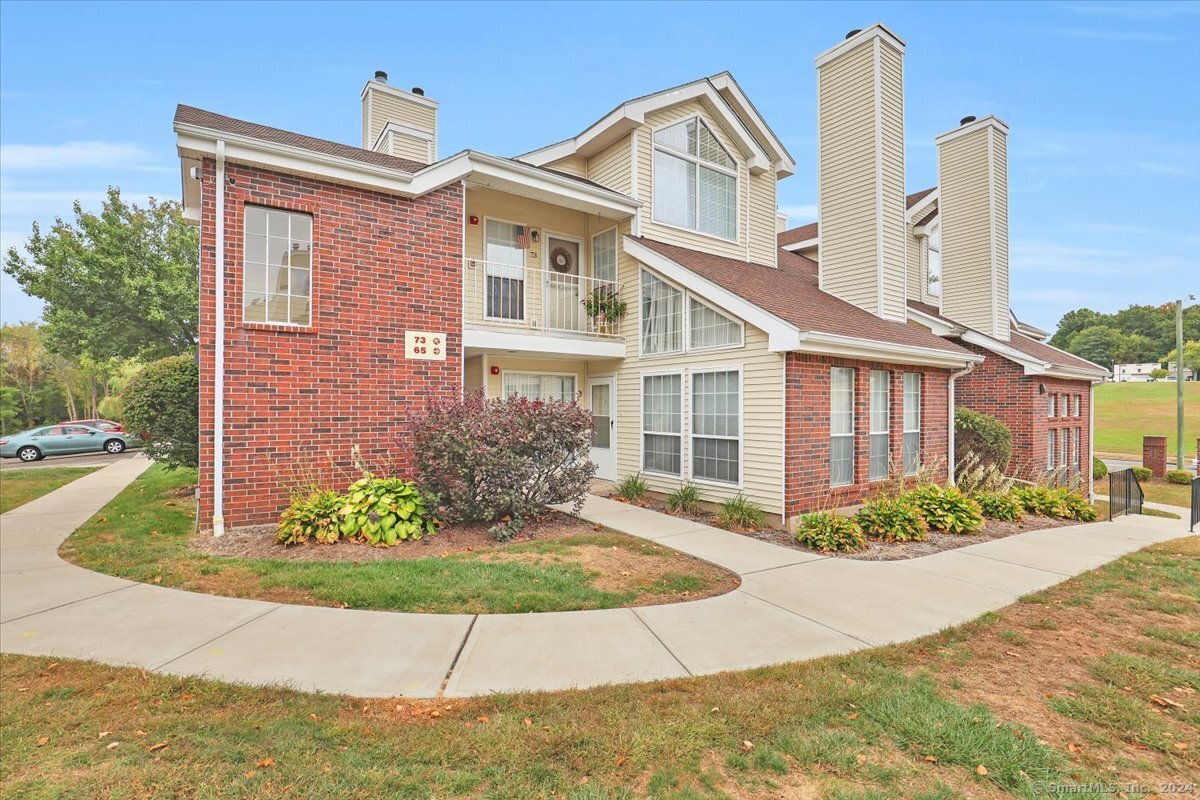 Middletown Concrete builds and installs Patio