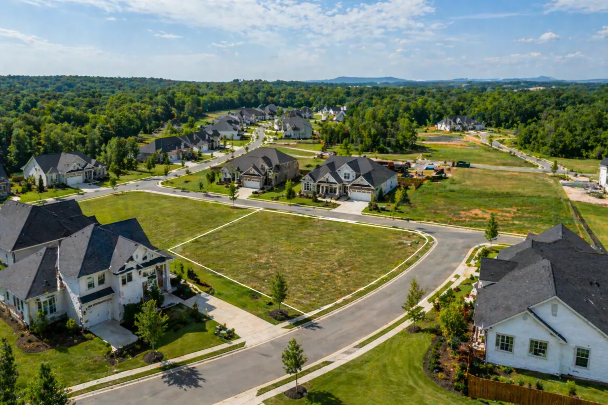 How Do I Choose the Best Lot in a New Construction Community in Greenville SC?