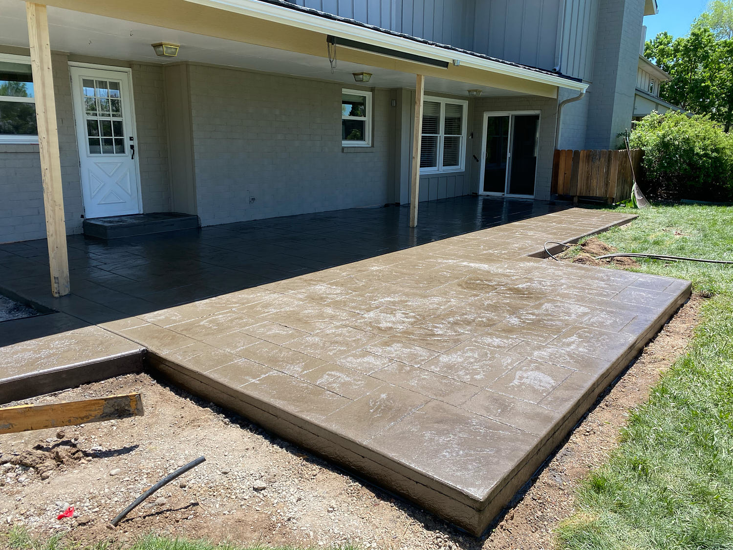 Casper Raton Concrete builds and installs patio.