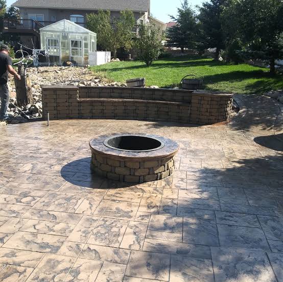 Casper Raton Concrete builds and installs patio.
