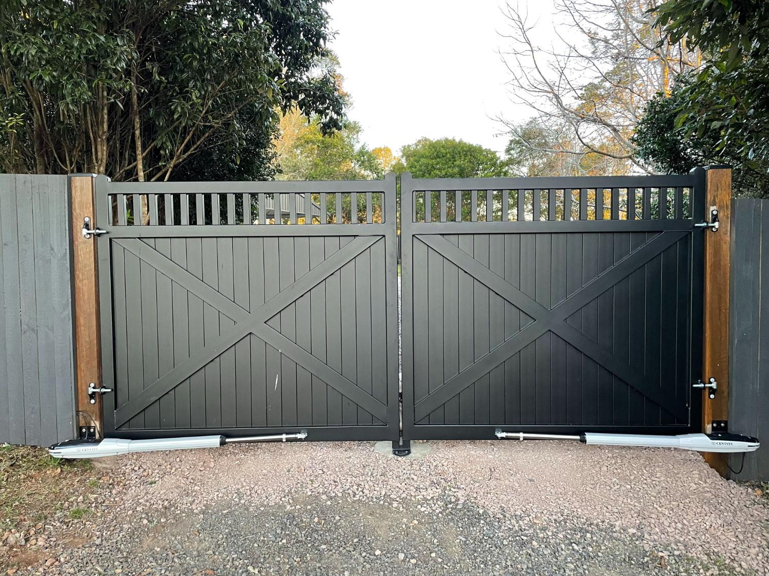 Hampton-Gothic,-(Gates-Provide-Privacy)