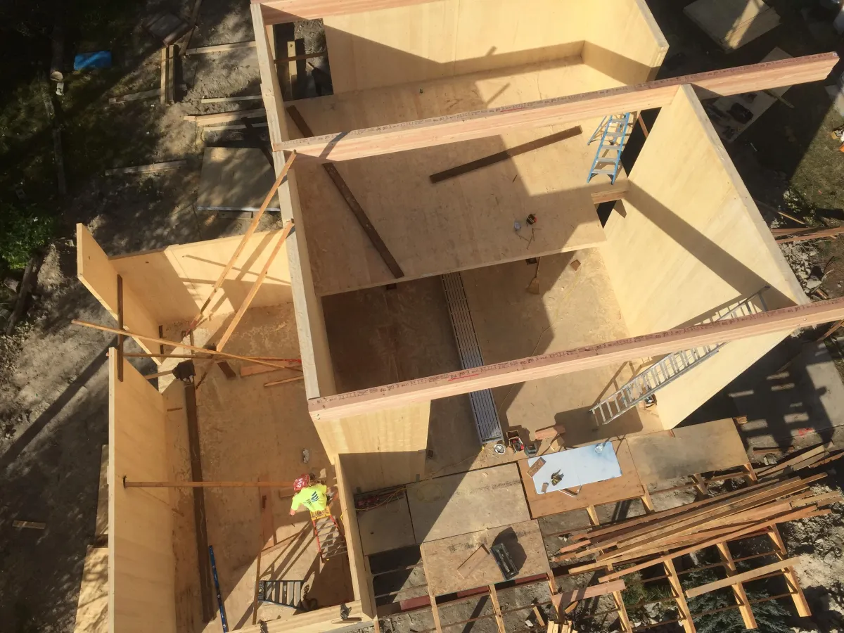 Cedar Cube - Construcion
