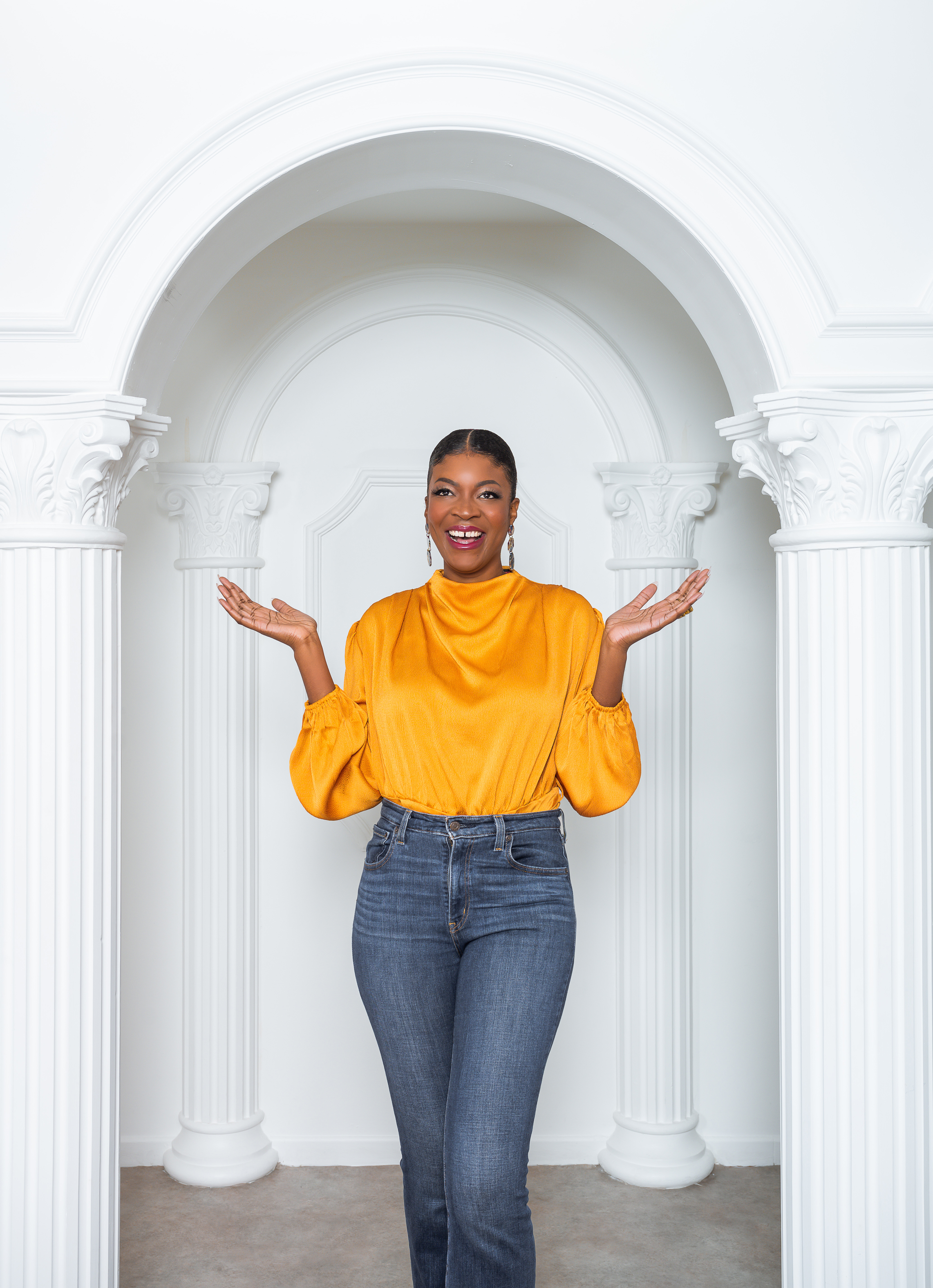 Portrait of global wealth coach Lydia-Elim Andrews