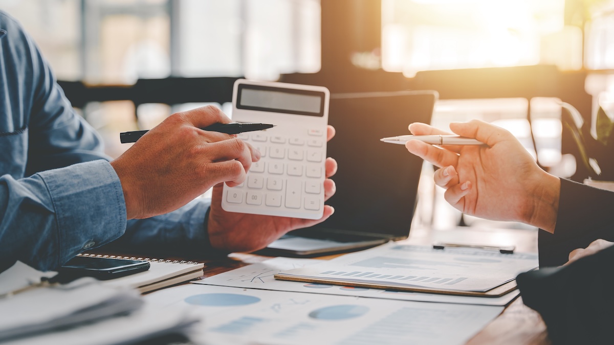 How to Leverage Whole Life Insurance That Pays Dividends
