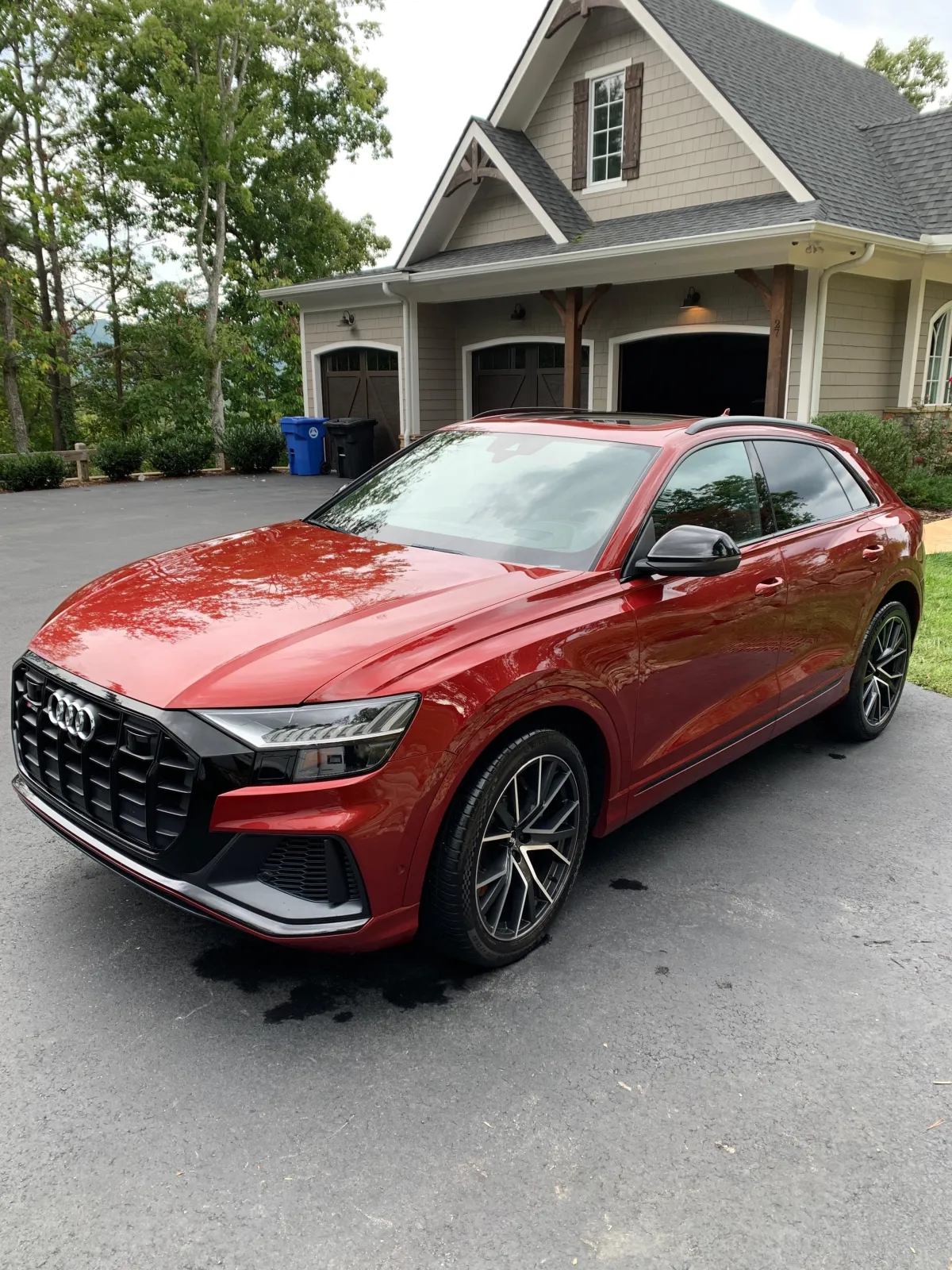 {{ custom_values.service_1 }} in {{custom_values.biz_area_1})