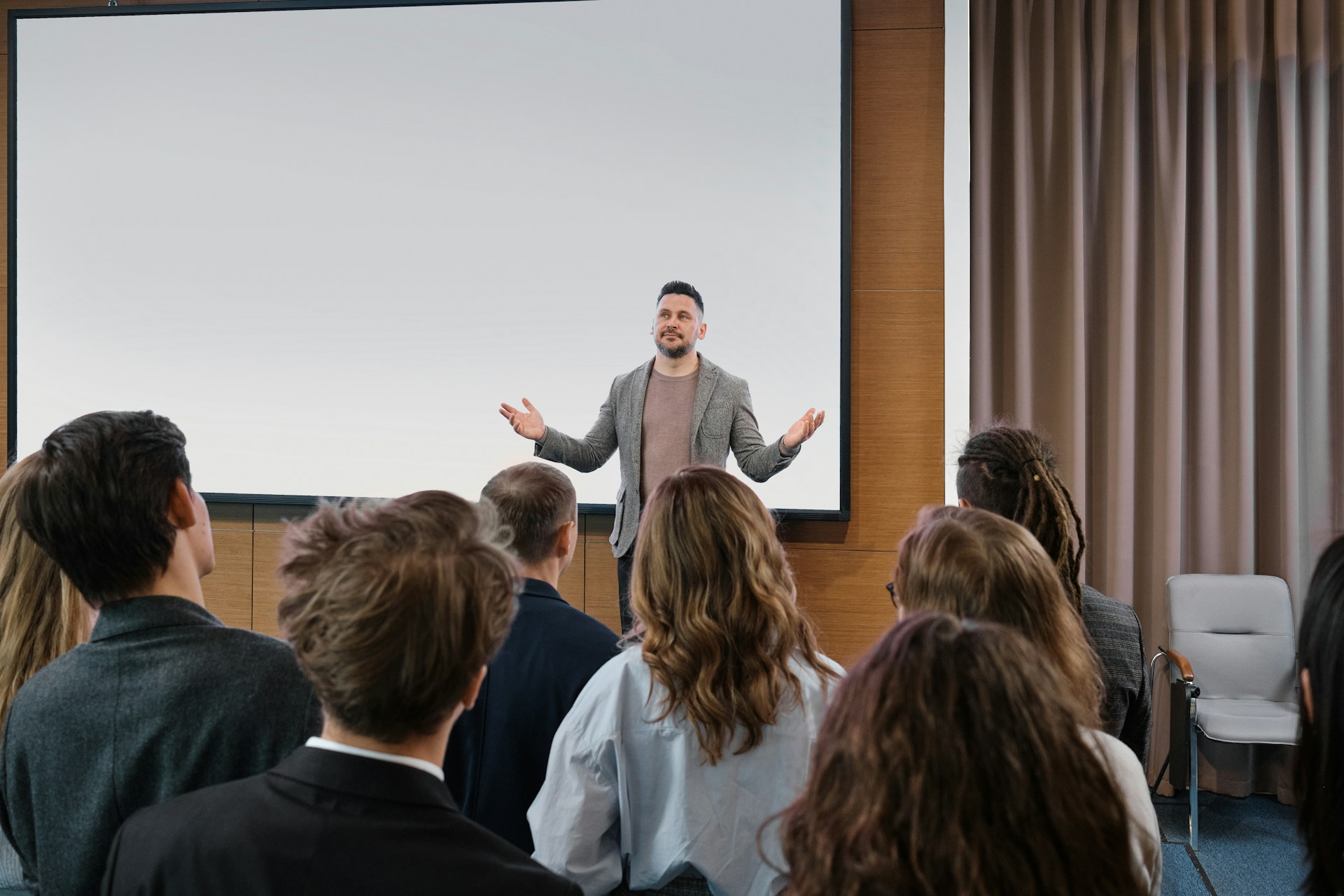 Why Some Real Estate Motivational Speakers Miss the Mark