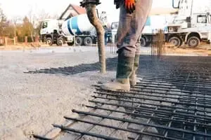 barbed wire concrete laying