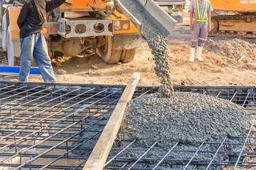 barbed wire concrete laying