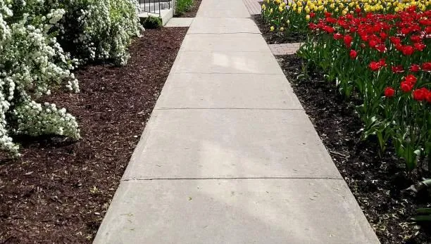 new concrete sidewalk
