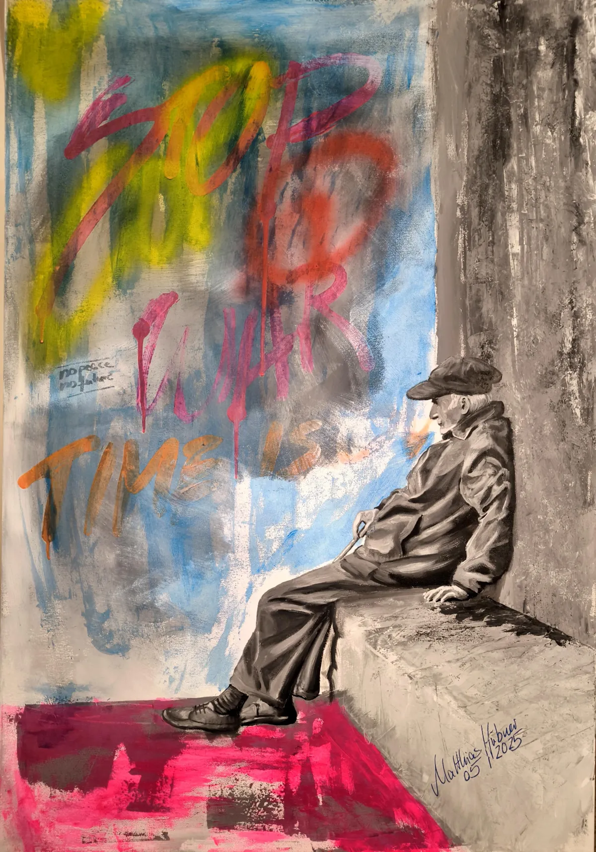 Monochrome, sitzende Figur auf Betonkante; links farbige Graffiti-Schriften, unten leuchtendes Magenta-Feld – ‚Ruhe‘ von Matthias Hübner (2025).