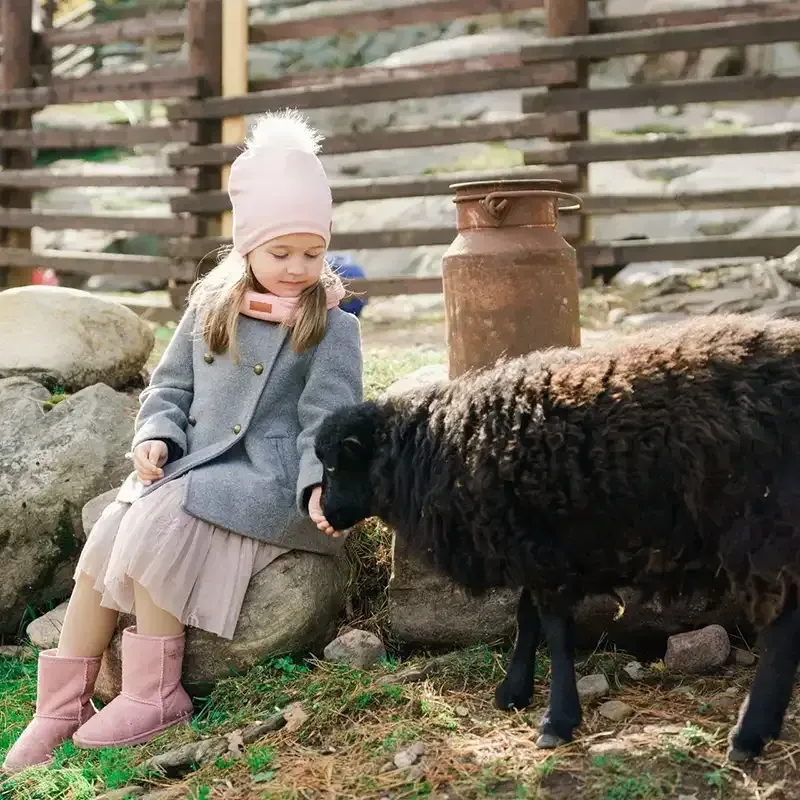 Luokkaretkellä eläintarhassa