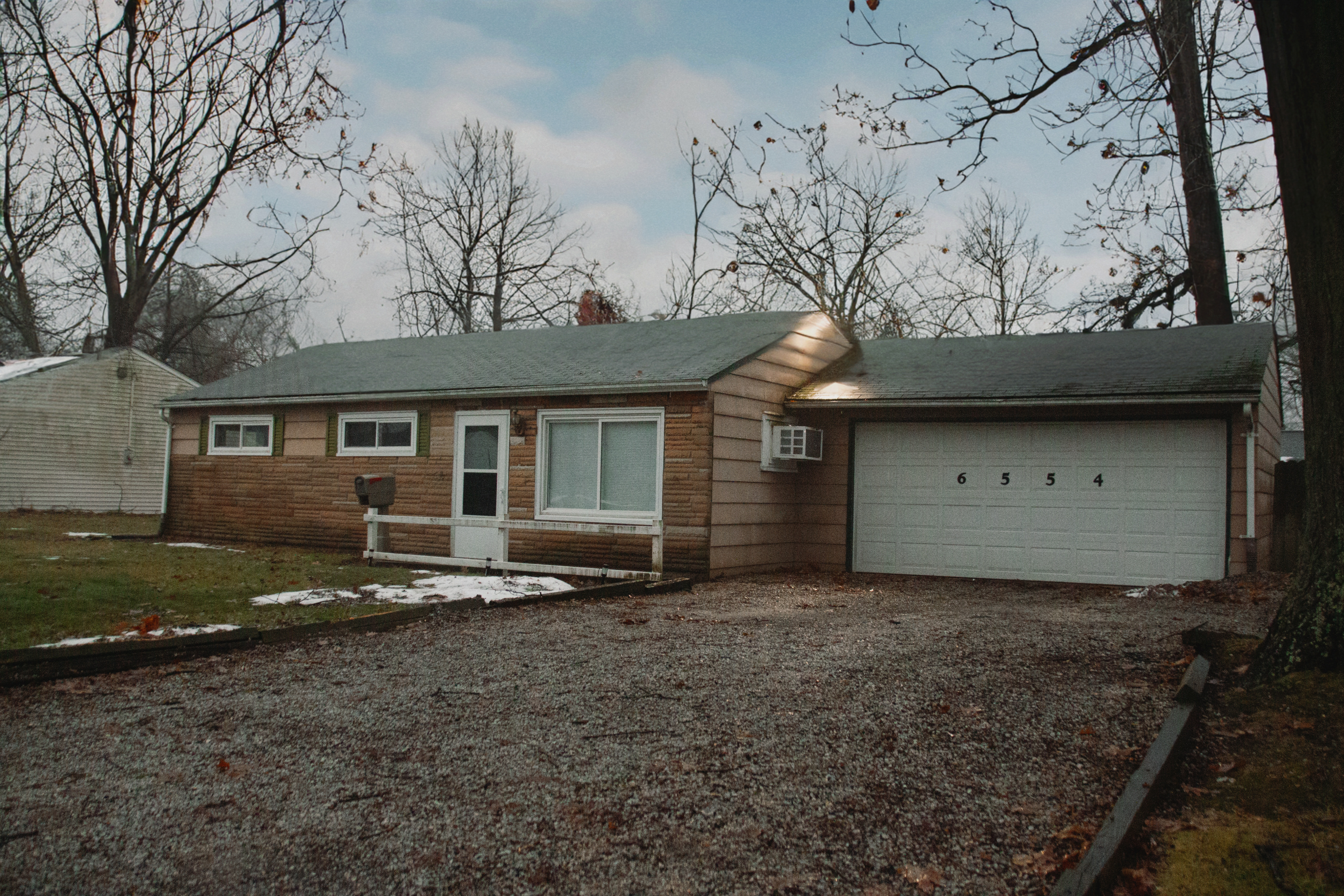 What Northeast Ohio Sellers Need to Know About Listing a Home That Needs Work