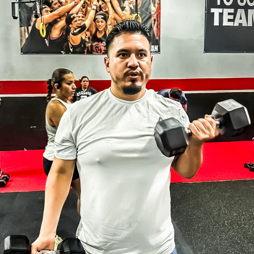 Foto de entrenamiento de Alejandro en  Believe Fitness en houston