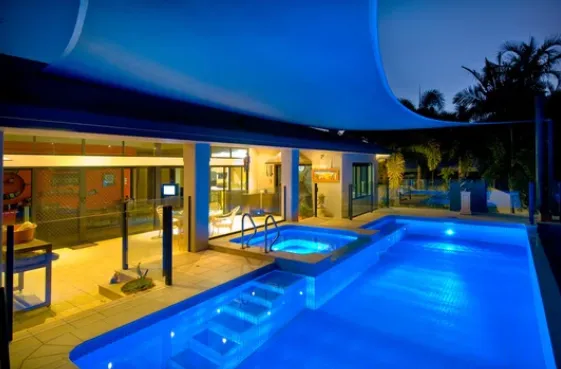 Pool Light Installation & Repair